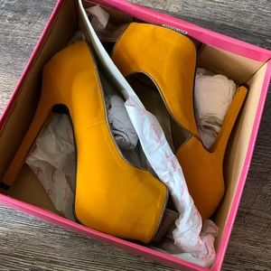 Qupid peep toe yellow heels